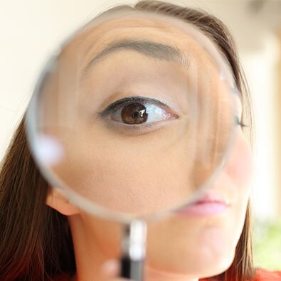 <h2>2. Cum poti fi vazuta din Romania?